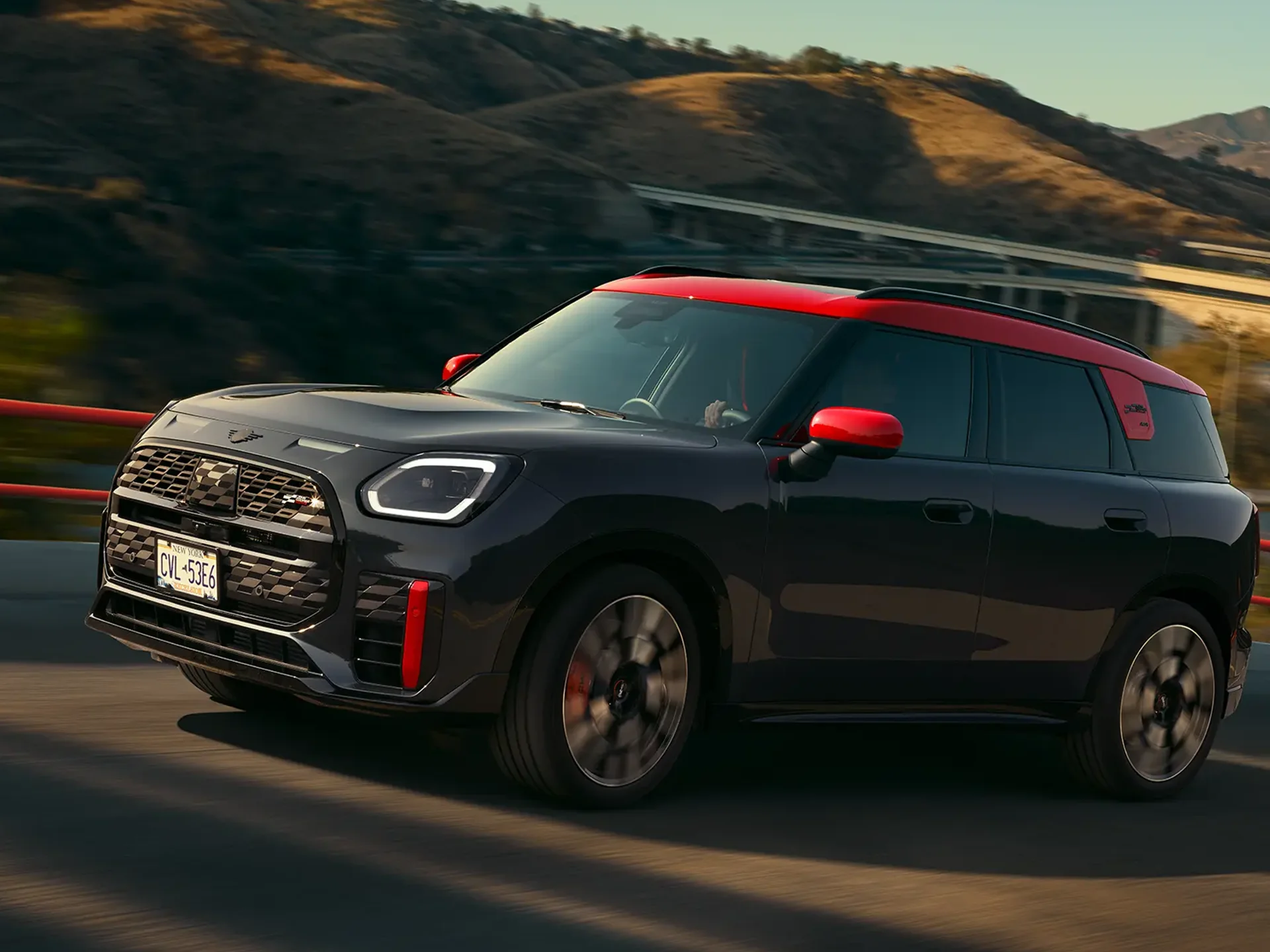 MINI John Cooper Works – U25 JCW vista laterale